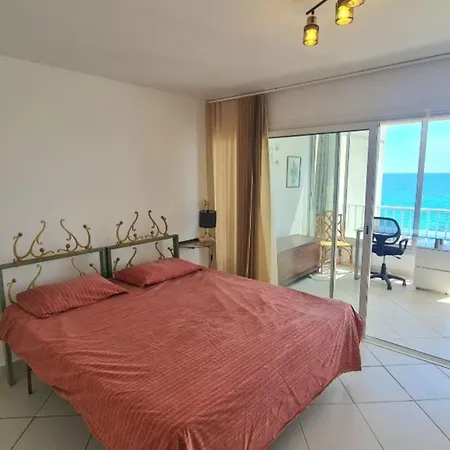 Appartement T3 Facing The Sea With View Of The Gulf Ajaccio (Corsica)